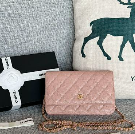 91d6d143 1695 4c45 aefd 0728e3a2976b